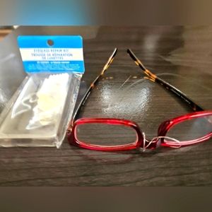 MARILYN MONROE WOMENS READER EYEGLASSES +1.5 STRENGTH With Repair Glass Kit